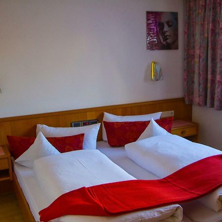 נאודרס Collina Hotel Garni מראה חיצוני תמונה