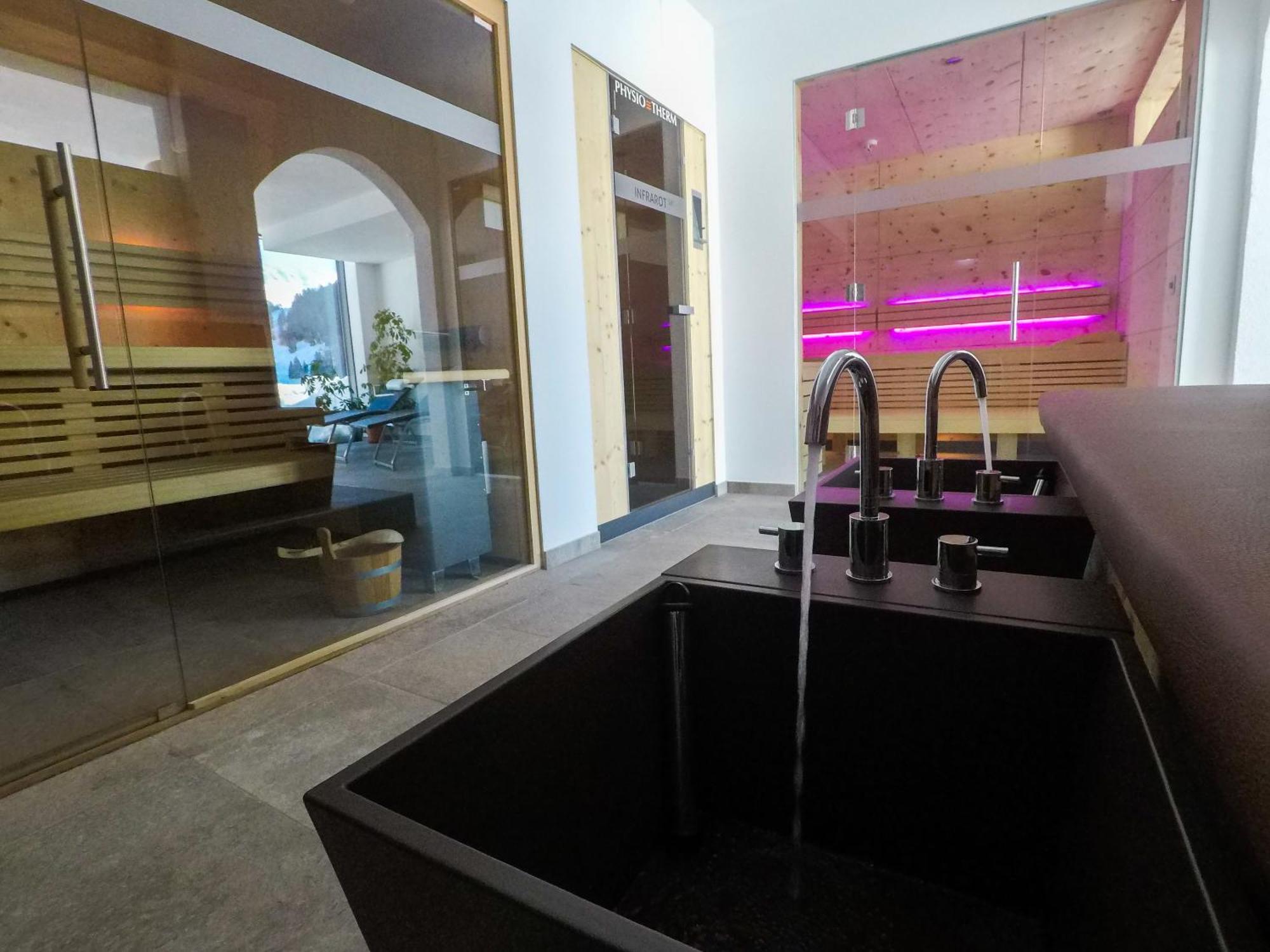 נאודרס Collina Hotel Garni מראה חיצוני תמונה