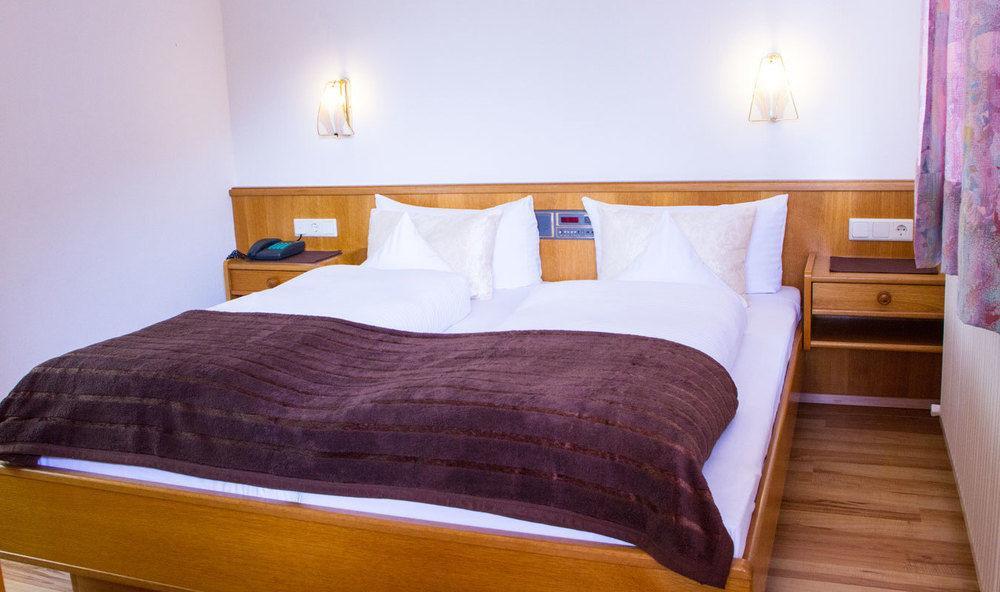 נאודרס Collina Hotel Garni מראה חיצוני תמונה