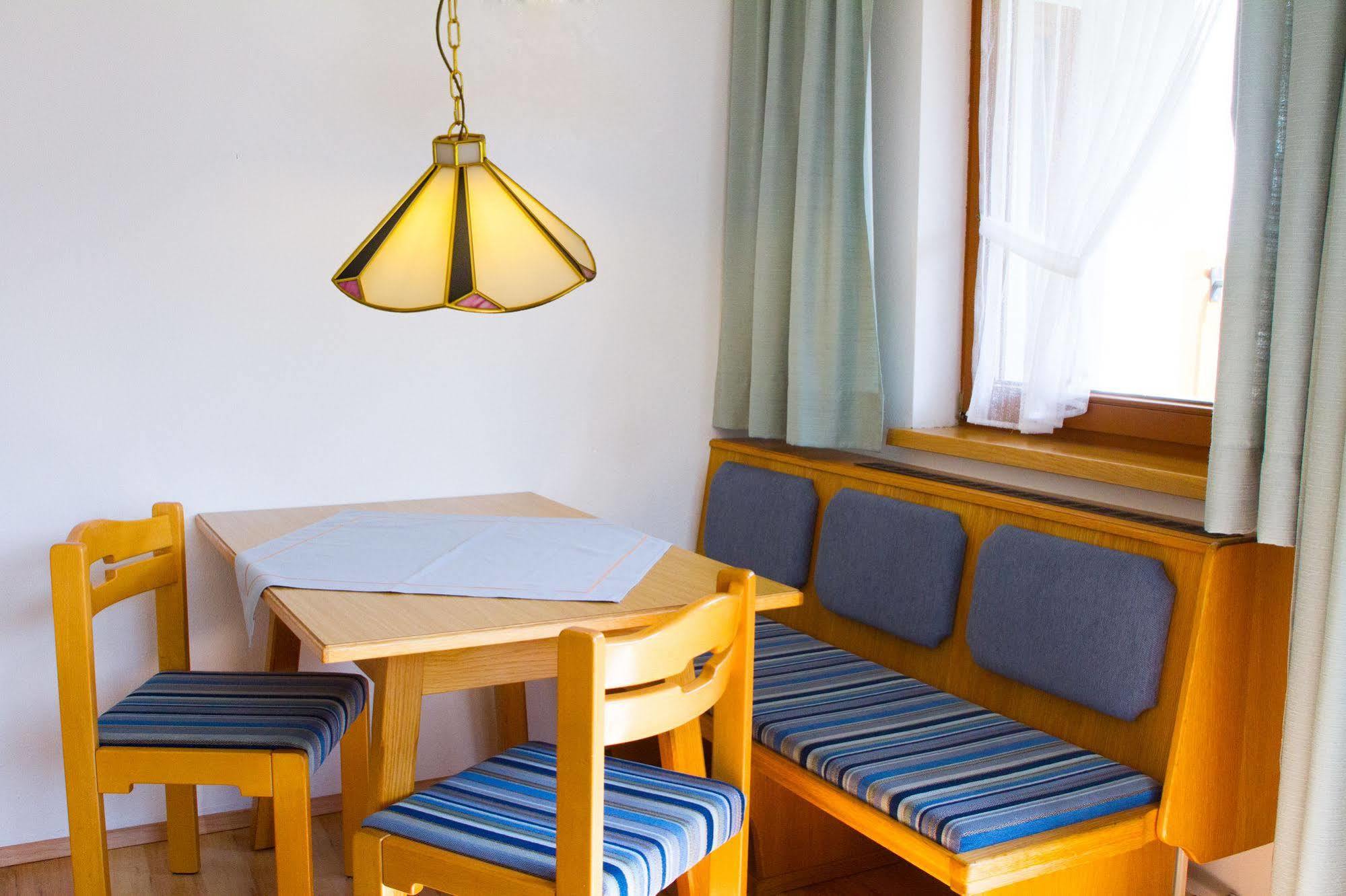 נאודרס Collina Hotel Garni מראה חיצוני תמונה