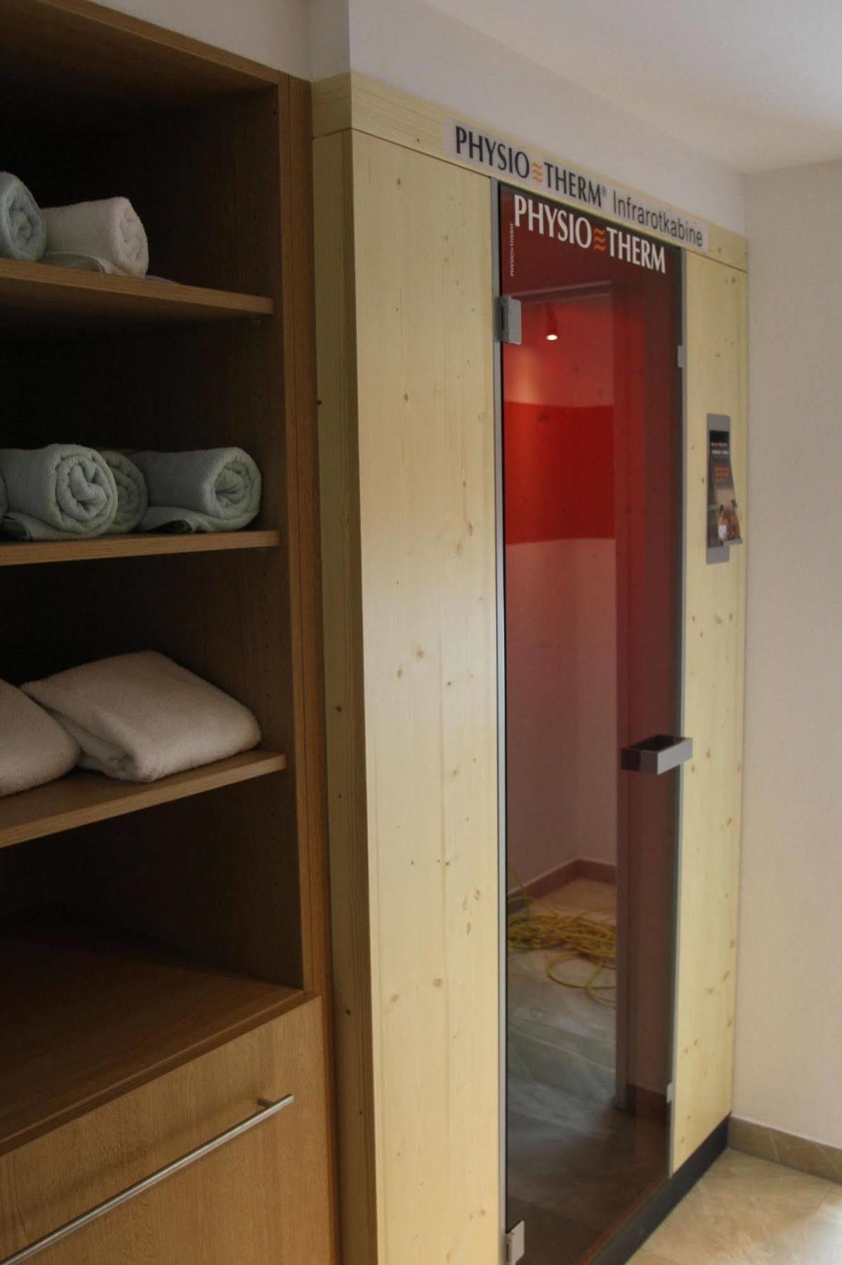 נאודרס Collina Hotel Garni מראה חיצוני תמונה