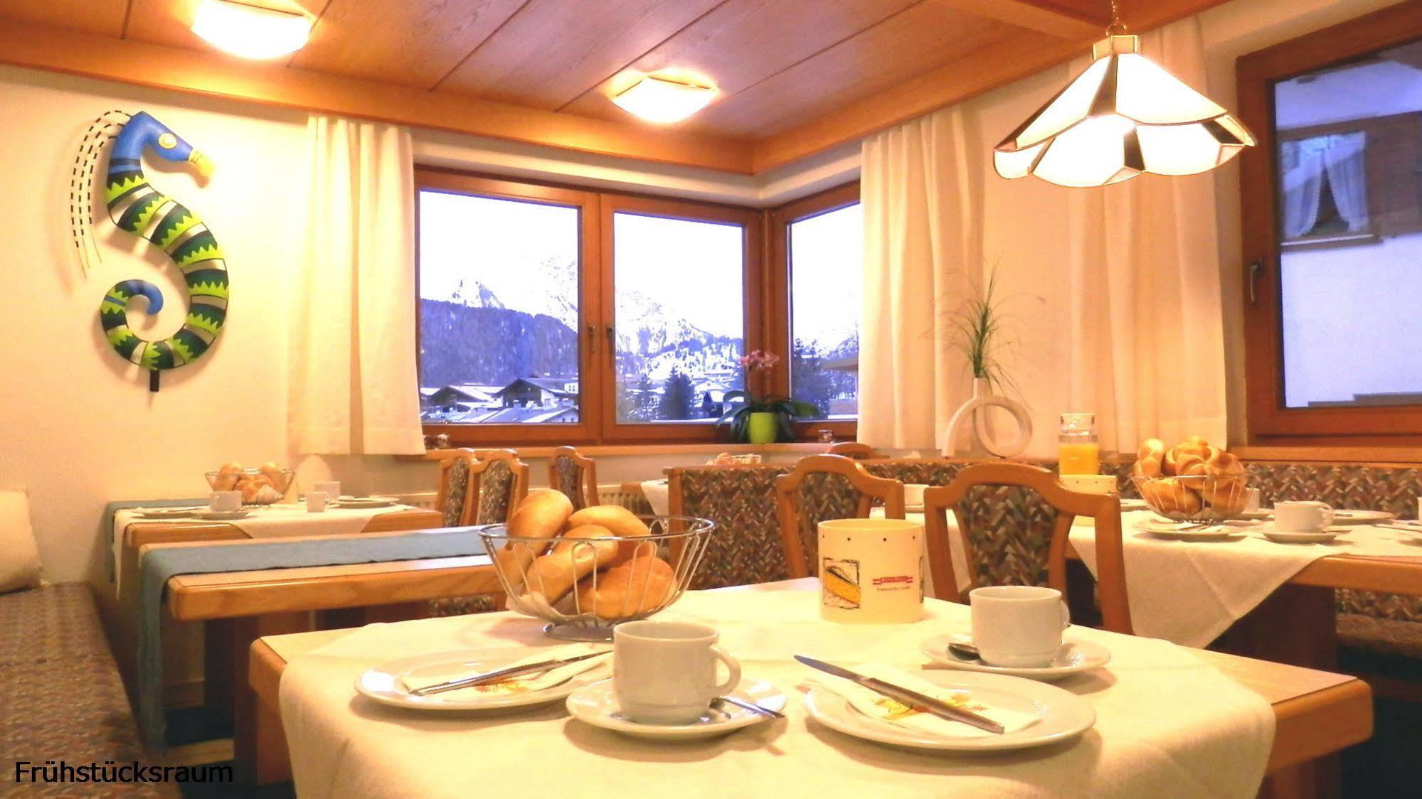 נאודרס Collina Hotel Garni מראה חיצוני תמונה