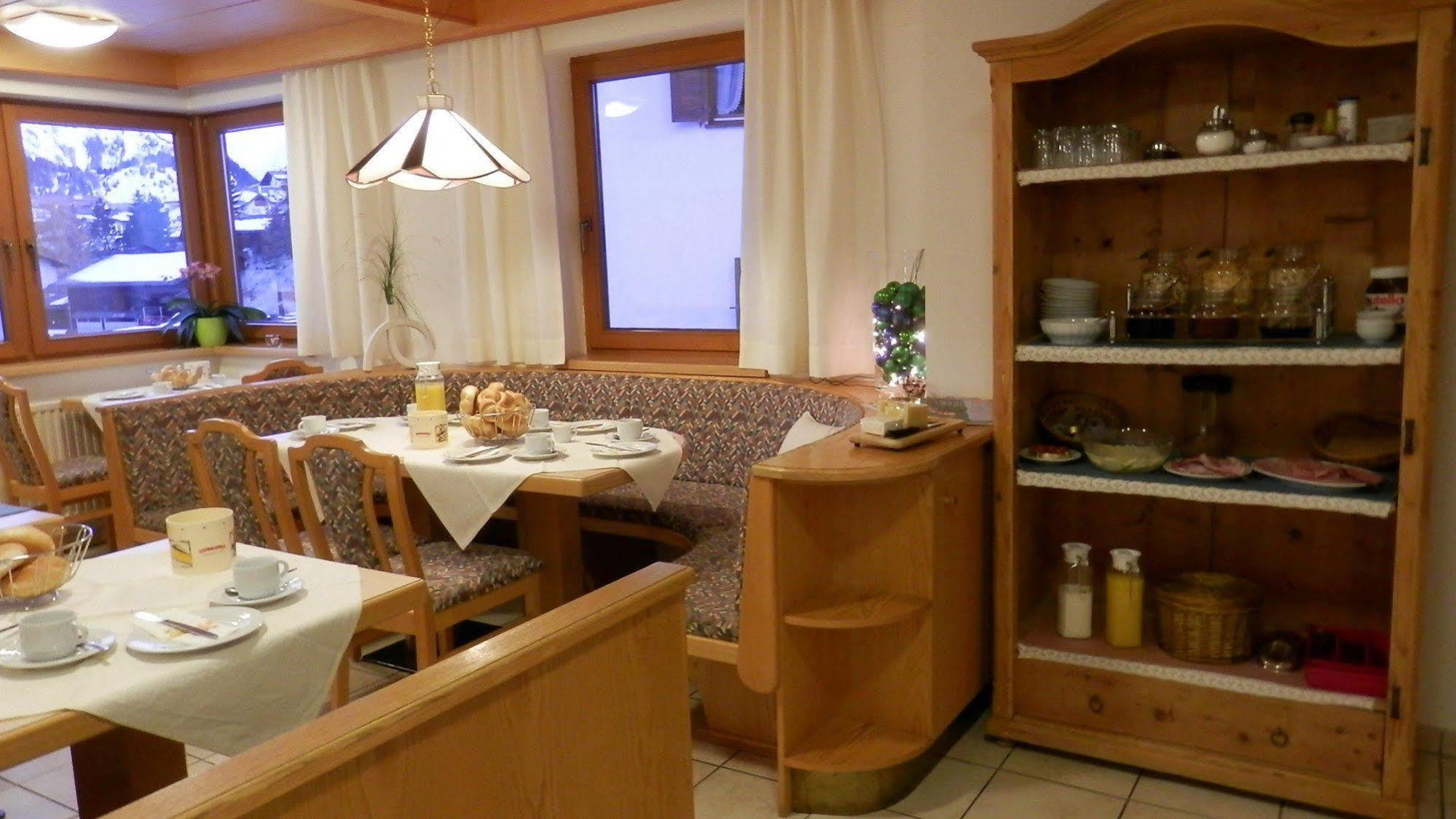 נאודרס Collina Hotel Garni מראה חיצוני תמונה