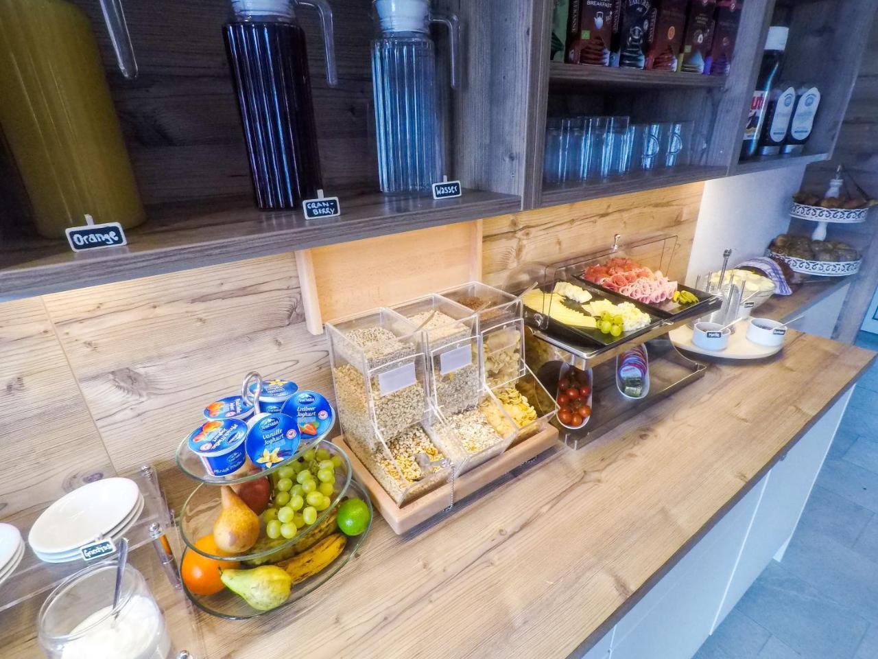 נאודרס Collina Hotel Garni מראה חיצוני תמונה