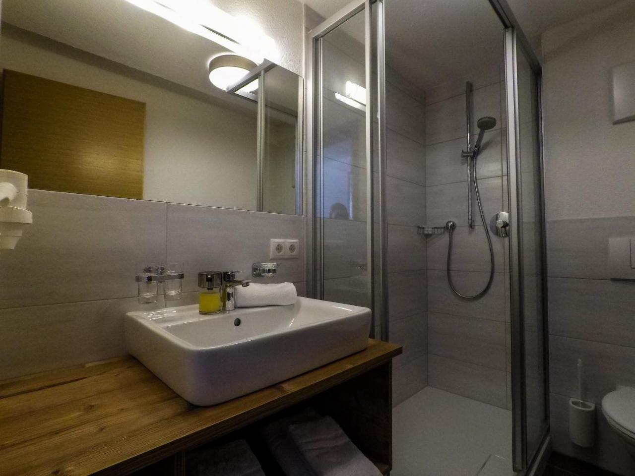 נאודרס Collina Hotel Garni מראה חיצוני תמונה