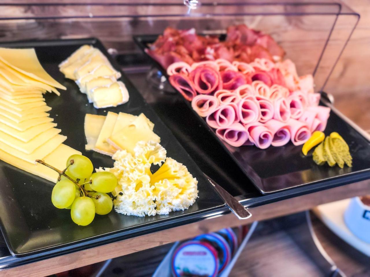 נאודרס Collina Hotel Garni מראה חיצוני תמונה