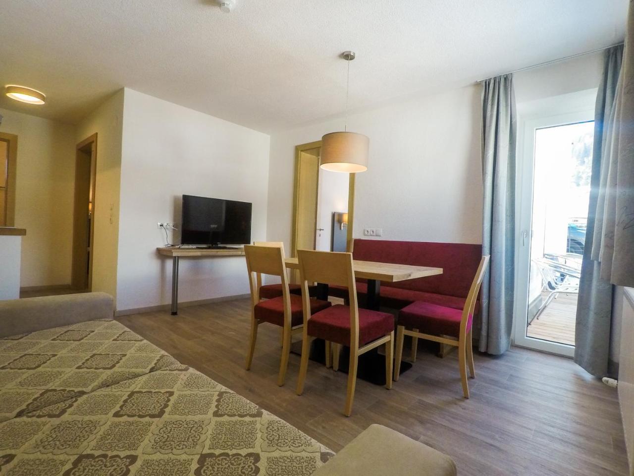 נאודרס Collina Hotel Garni מראה חיצוני תמונה
