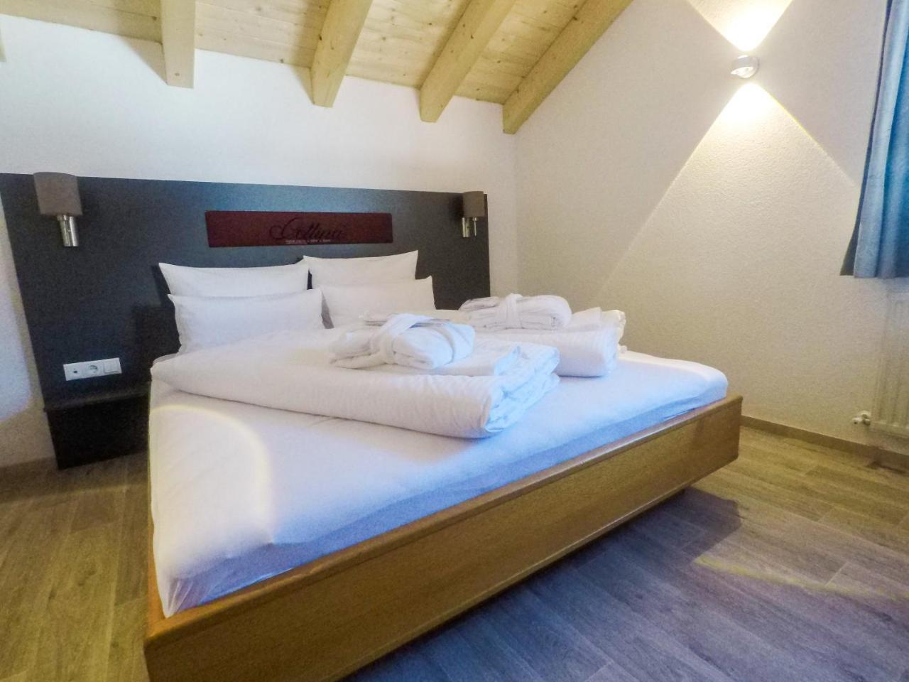 נאודרס Collina Hotel Garni מראה חיצוני תמונה