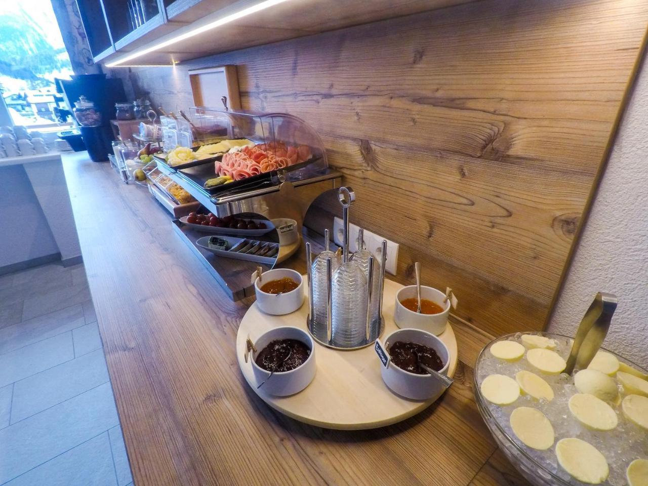 נאודרס Collina Hotel Garni מראה חיצוני תמונה