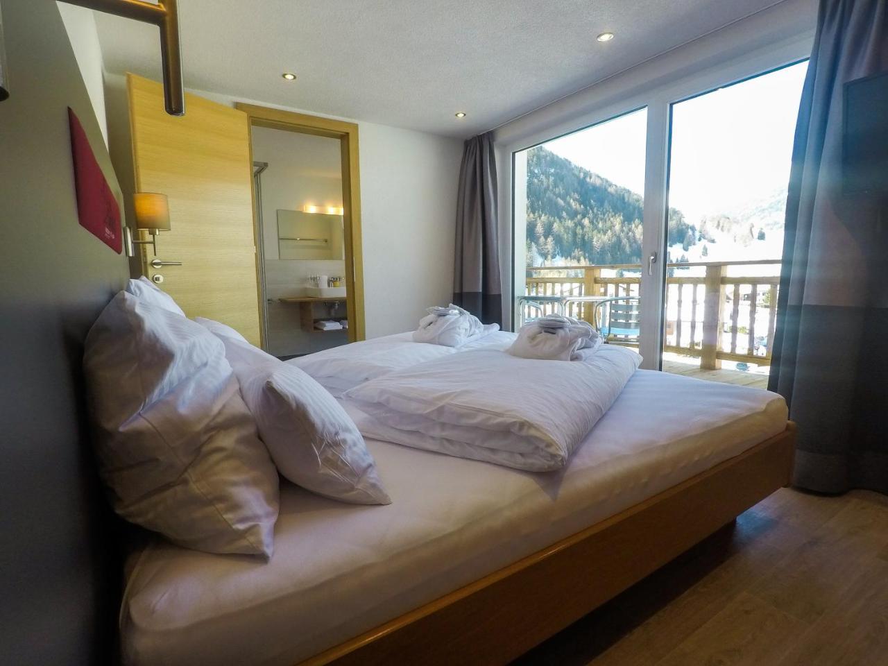 נאודרס Collina Hotel Garni מראה חיצוני תמונה