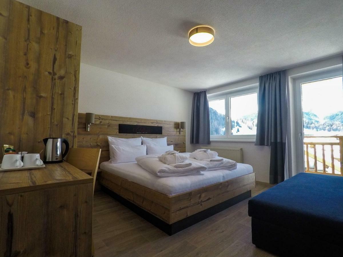 נאודרס Collina Hotel Garni מראה חיצוני תמונה