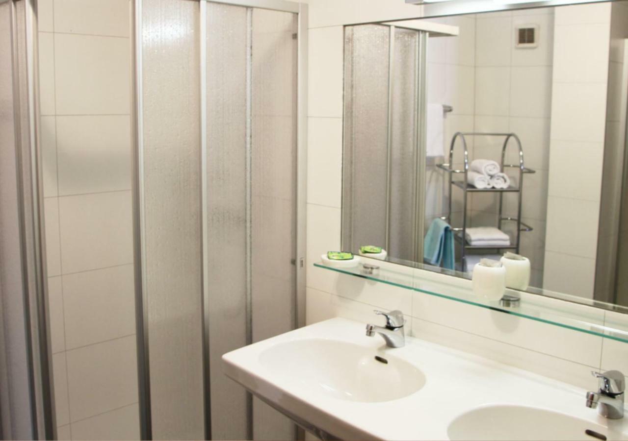 נאודרס Collina Hotel Garni מראה חיצוני תמונה